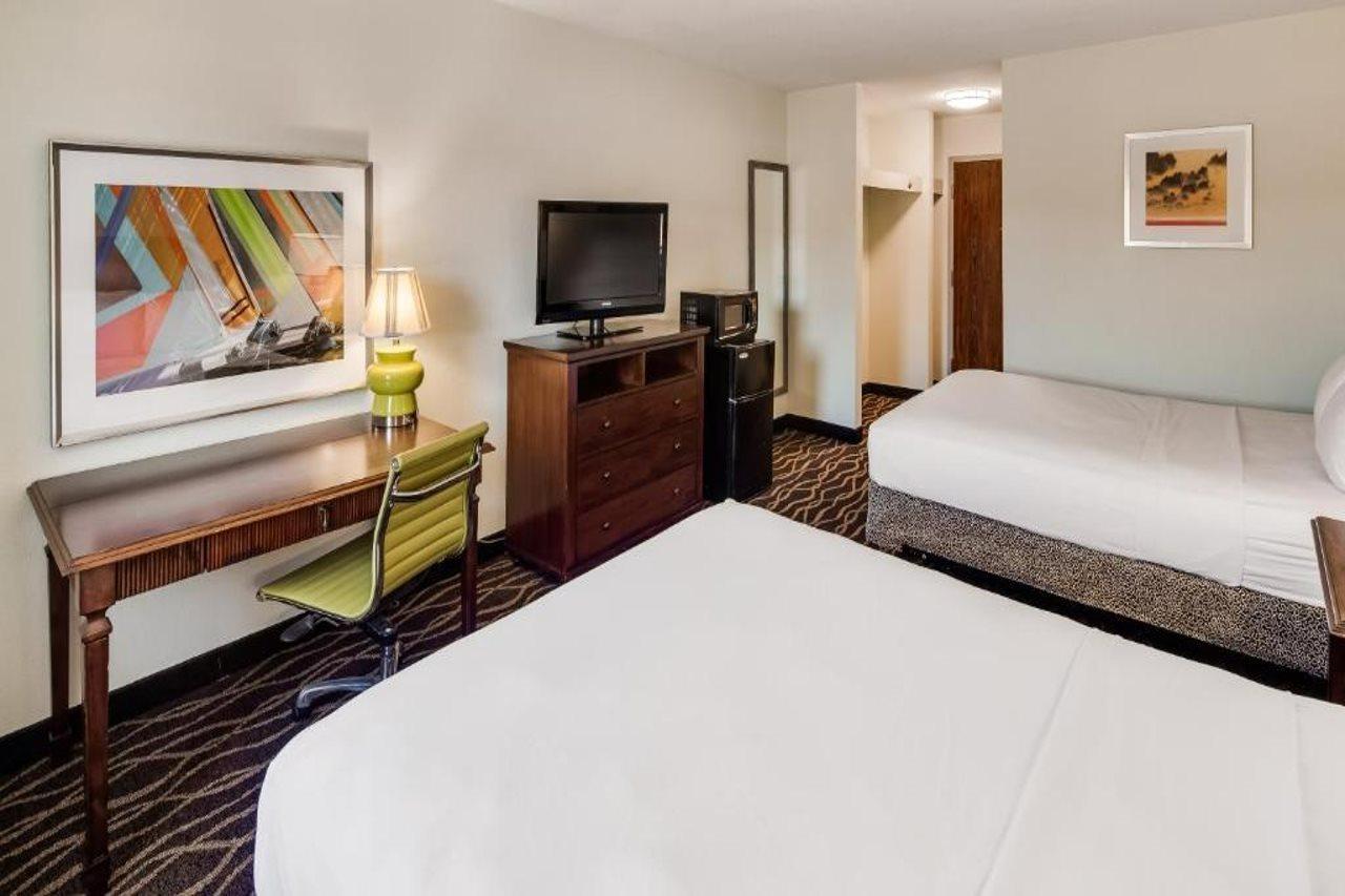 Bliss Point Inn & Suites نيو بوففالو المظهر الخارجي الصورة